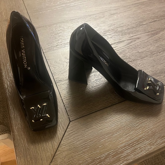 Louis vuitton 💯 authentic high heels - Picture 1 of 2